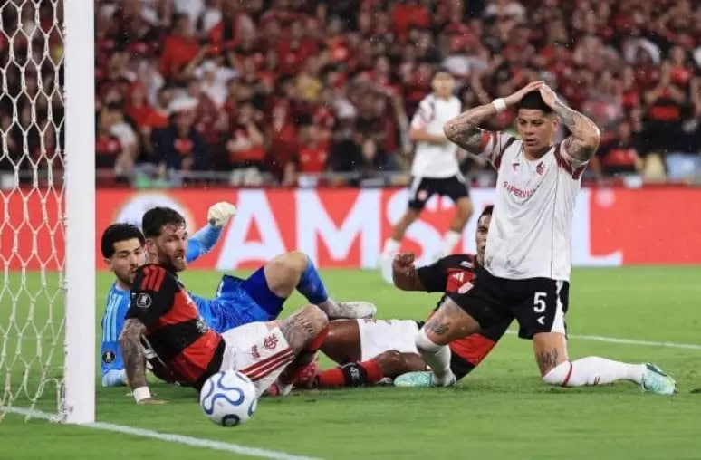 Flamengo recorre à Conmebol contra escalação de Marcos Rojo