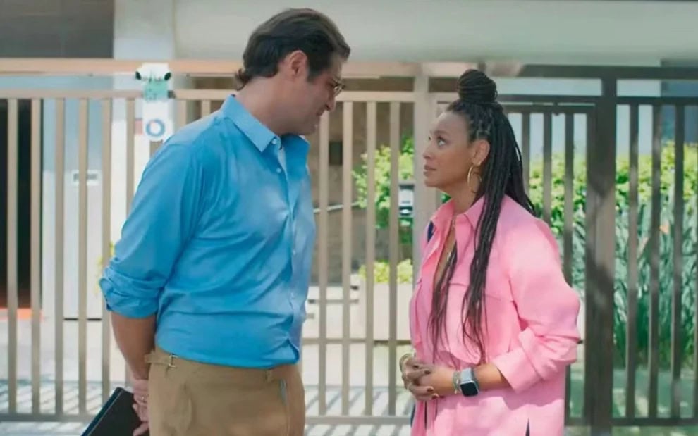 Bela e Gabriel viram detetives em Por Você