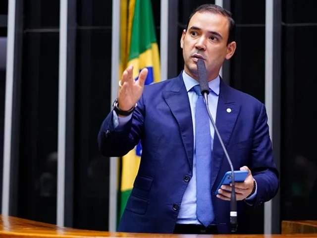 Vicentinho Júnior tem vitória projetada no governo do Tocantins